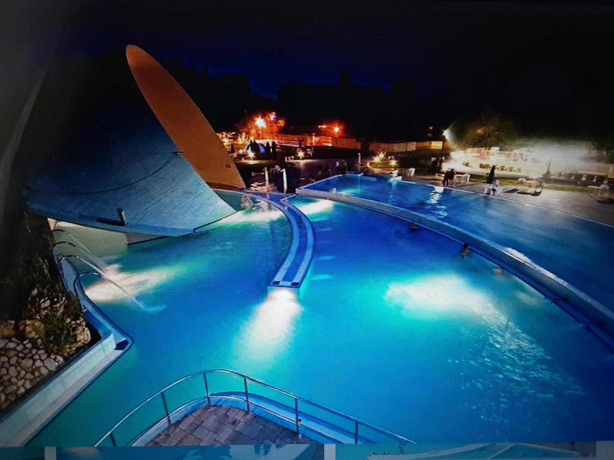 Relaxvilla Miskolctpolca, * Miskolc